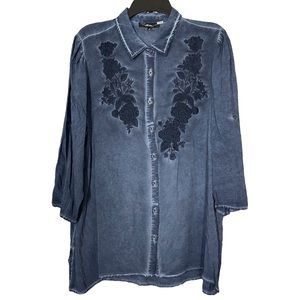 Andree by UNIT Womens L Large Distressed Blue w Floral Embroidery Button Down